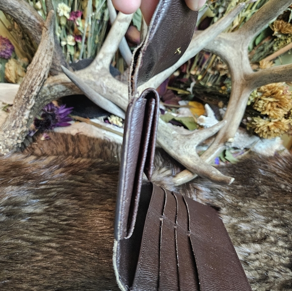 Authentic Louis Vuitton Damier Ebene wallet - Picture 3 of 12